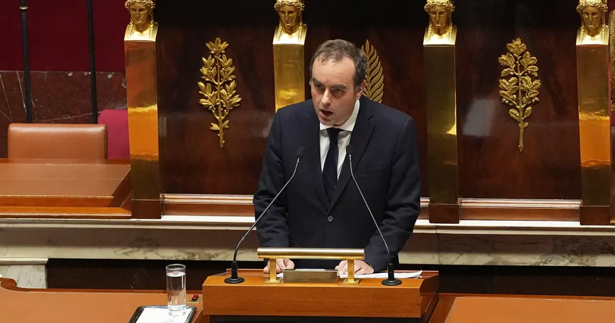 Політична криза у Франції: Соціалісти висувають ультиматум уряду Себастьєна Лекорню