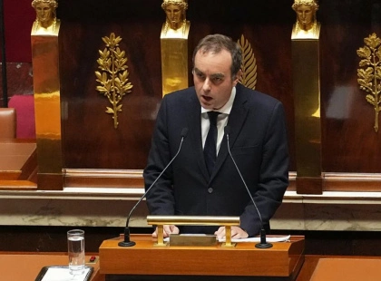 Політична криза у Франції: Соціалісти висувають ультиматум уряду Себастьєна Лекорню