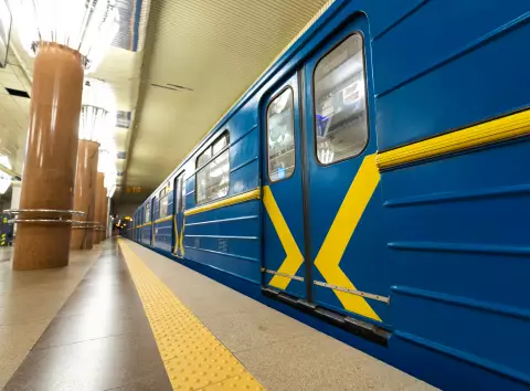 Метро Києва купує світлофори за мільйон гривень