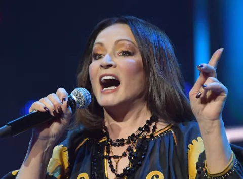 Рідкісна поява: Софія Ротару звернулася до українців у новорічну ніч (фото)