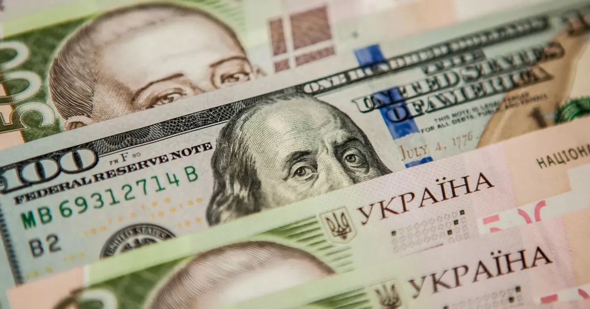 Банки "відмовляться" від поточного курсу долара: українцям розповіли, чого очікувати