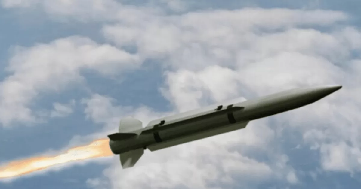 росія атакувала Київ балістикою: пролунали вибухи