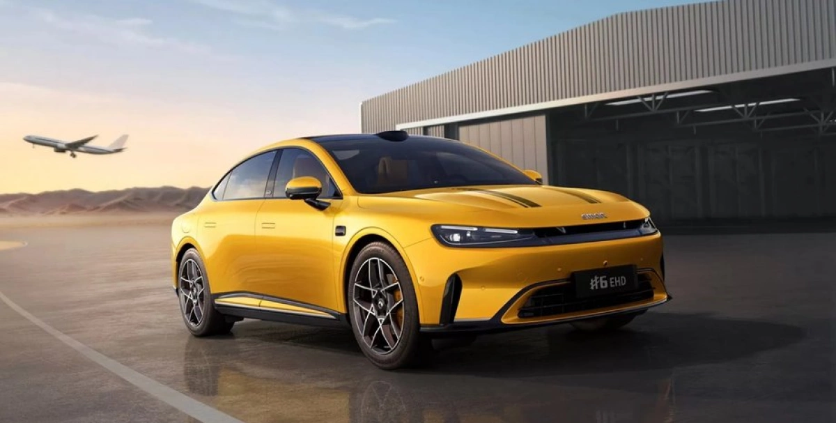 Міні-електрокар і Camry‑аналог: Smart показав найменшу та найбільшу модель