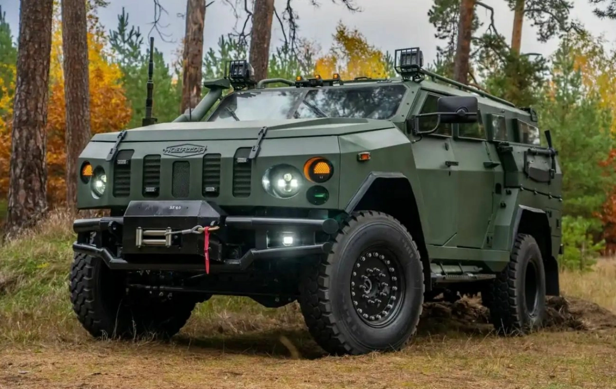 Палаючий «Новатор» проїхав 20 км після удару FPV-дрона і врятував екіпаж