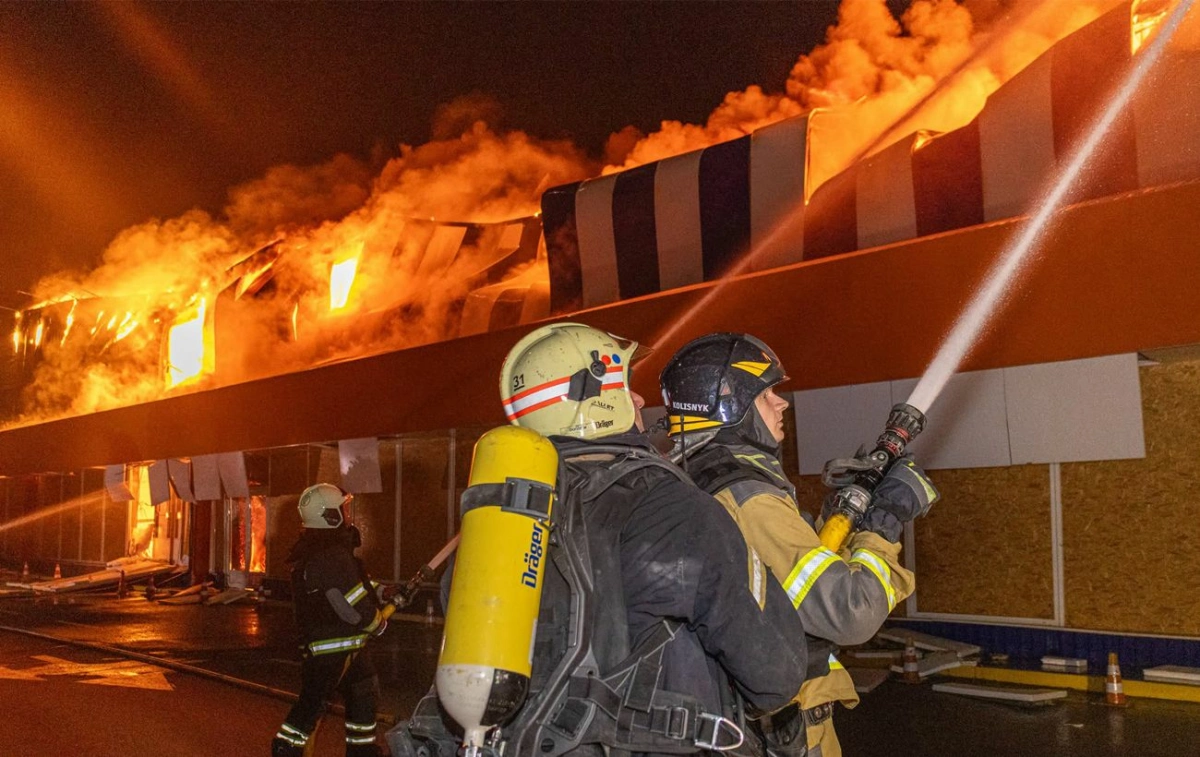 У Харкові після третьої атаки за два місяці знищено останній «Епіцентр»
