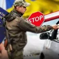 Правила виїзду чоловіків за кордон у 2025: що потрібно знати?