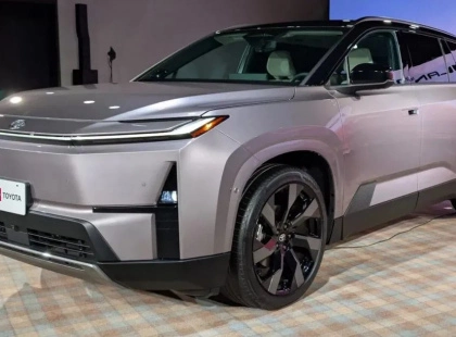 Довгоочікуваний кросовер Toyota Highlander 2027 показали наживо.