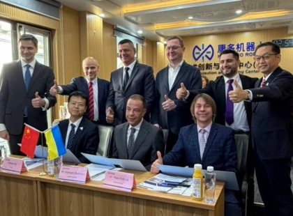 В Україні запустять перший центр роботизованої хірургії: медиків навчатимуть на системі SR2000