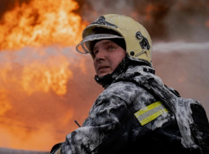 У Харкові дрони вдарили по ТЦ: поранені троє рятувальників, знищена пожежна автоцистерна