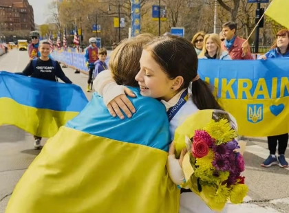 «Попіл і олівці»: вийшов трейлер фільму про 8 українських дітей, які пережили війну