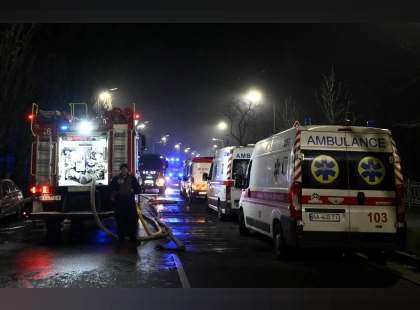 Росія атакувала Київ балістикою: є загиблий, уламки впали у дворі ЖК