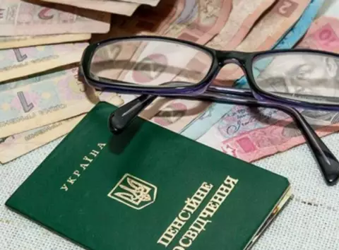 Як докупити стаж для пенсії у 2025 році: повний гід
