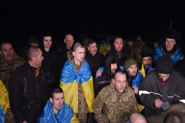З російського полону повернулися 230 українських героїв (GlavPost)