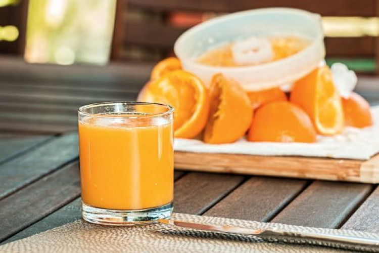 Жінка 40 днів не пила нічого, крім апельсинового соку: як це вплинуло на її здоров'я (фото) (GlavPost)