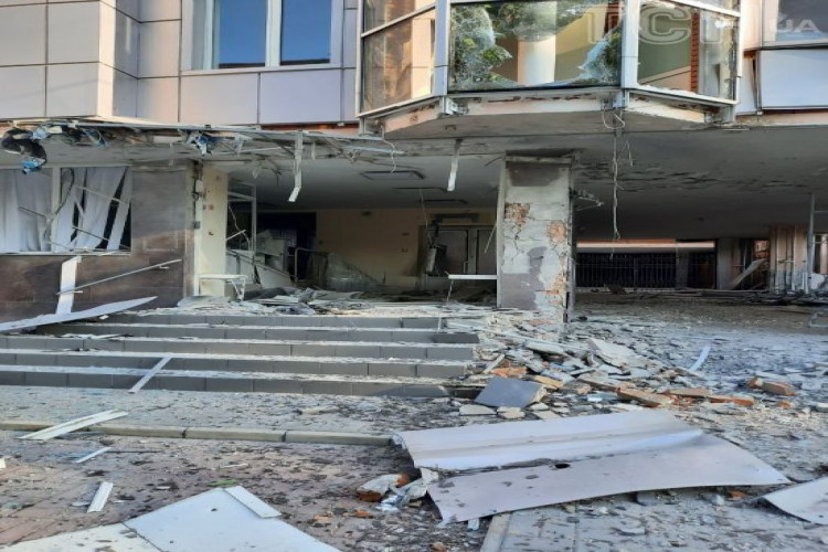 РФ вдарила по Херсонщині: пошкоджені 15 будинків, є жертва і поранені (GlavPost)