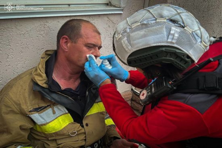 Внаслідок гасіння пожежі у Миколаєві постраждали рятувальники: деталі (GlavPost)