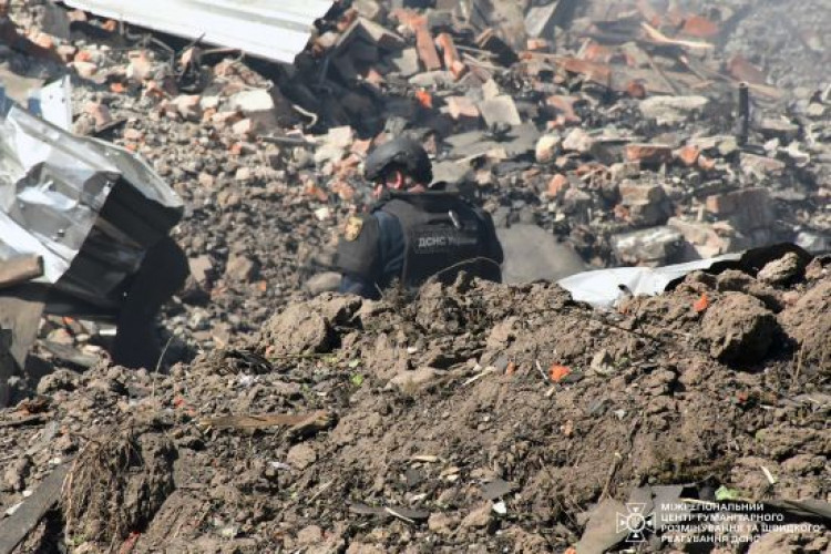 Удар по Харкову авіабомбами – фото наслідків російської атаки (GlavPost)