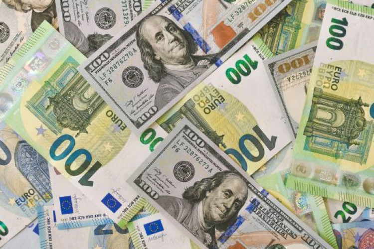 Курс валют на 9 травня: скільки коштуватимуть долар, євро і злотий (GlavPost)